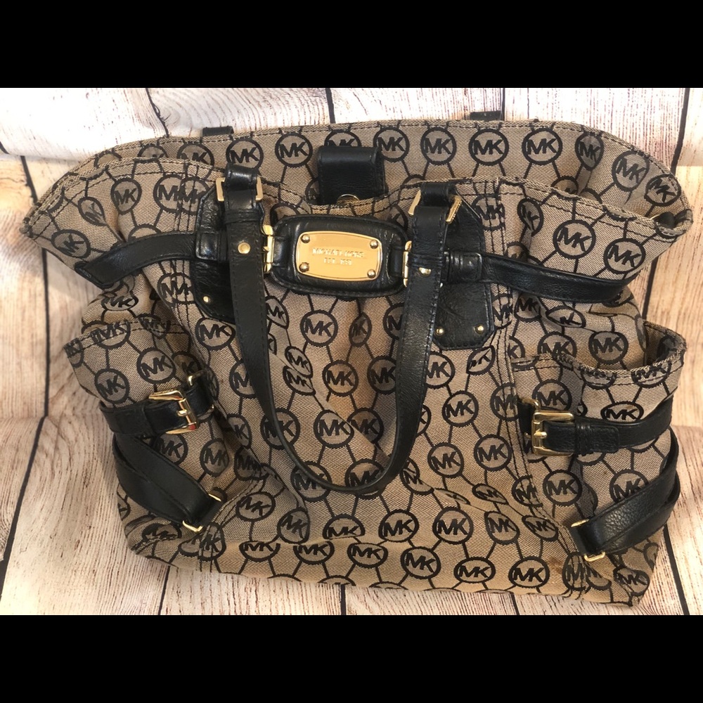Micheal Kors Handbag - Picture 3 of 4